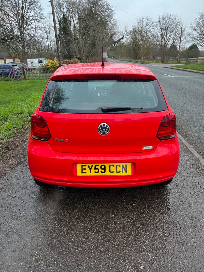 VOLKSWAGEN POLO    2010