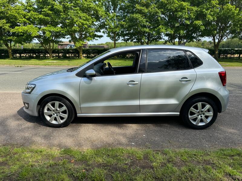 VOLKSWAGEN POLO Hatchback (2009 - 2014) 2013