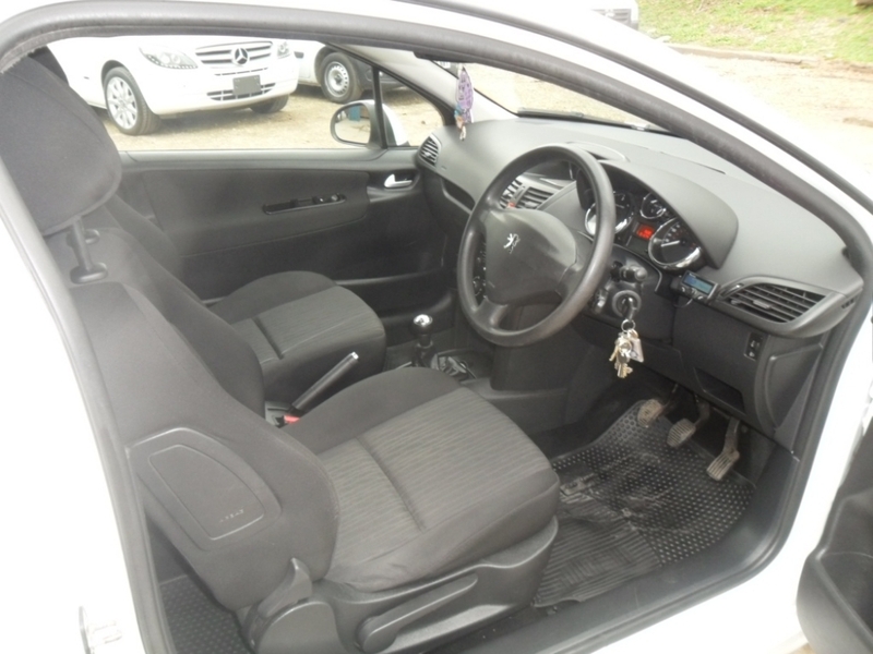 PEUGEOT 207 HDI 2010