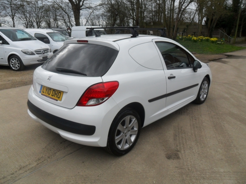 PEUGEOT 207 HDI 2010