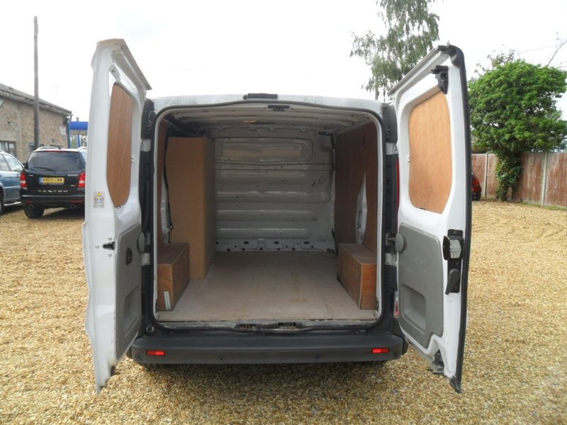 RENAULT TRAFIC dCi 115 SL SWB 29 2012