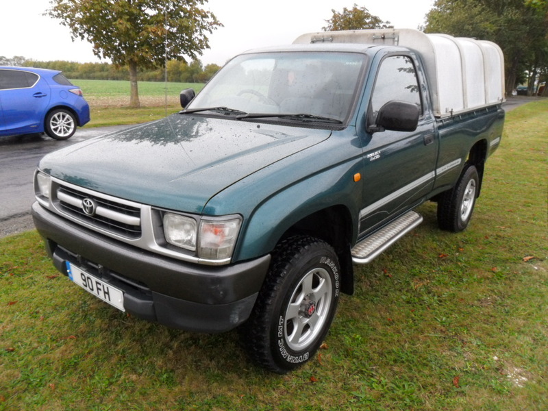 TOYOTA HILUX 2.4TD 4WD P-U 1998