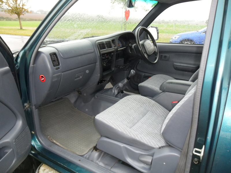 TOYOTA HILUX 2.4TD 4WD P-U 1998