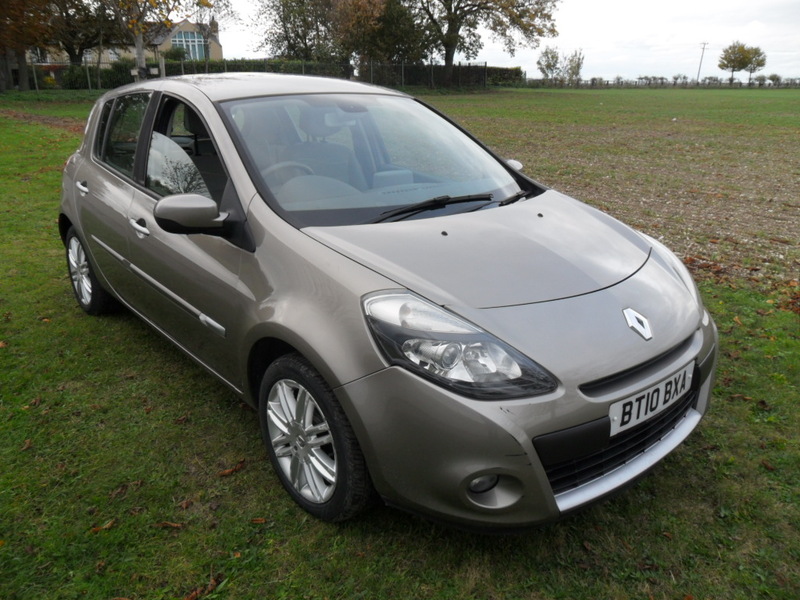 RENAULT CLIO INITIALE TOMTOM VVT 2010