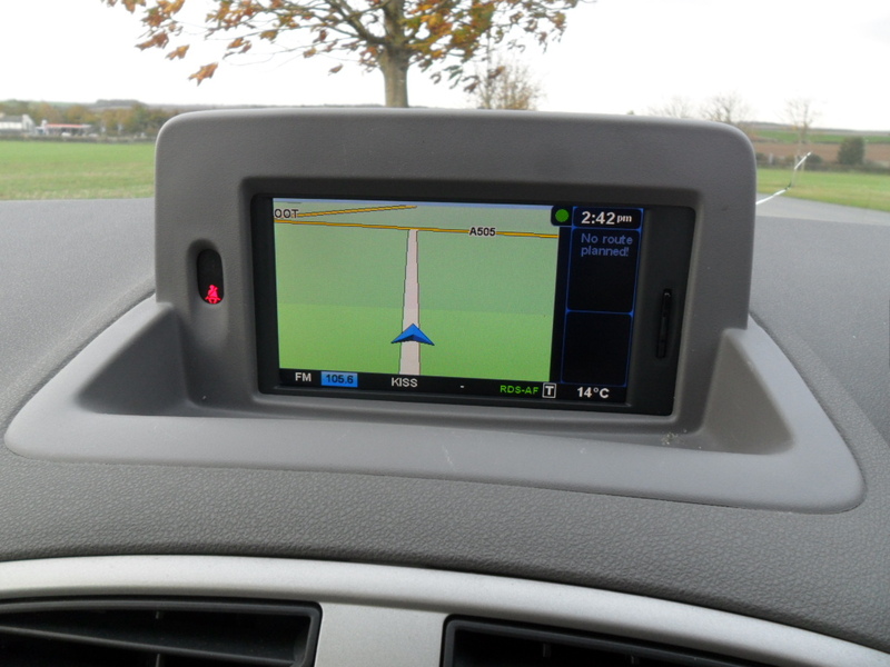 RENAULT CLIO INITIALE TOMTOM VVT 2010