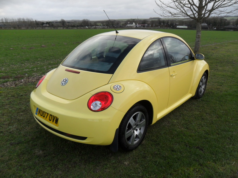 VOLKSWAGEN BEETLE LUNA 8V 2007