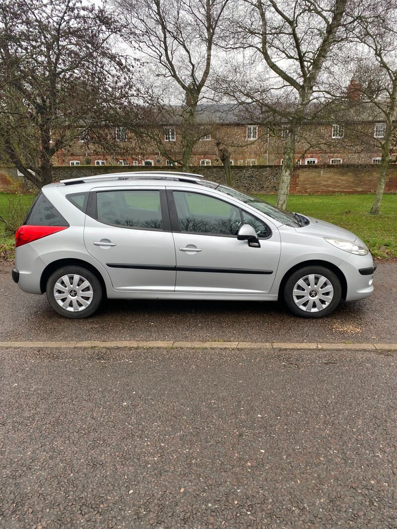 PEUGEOT 207 HDI SW S 2009