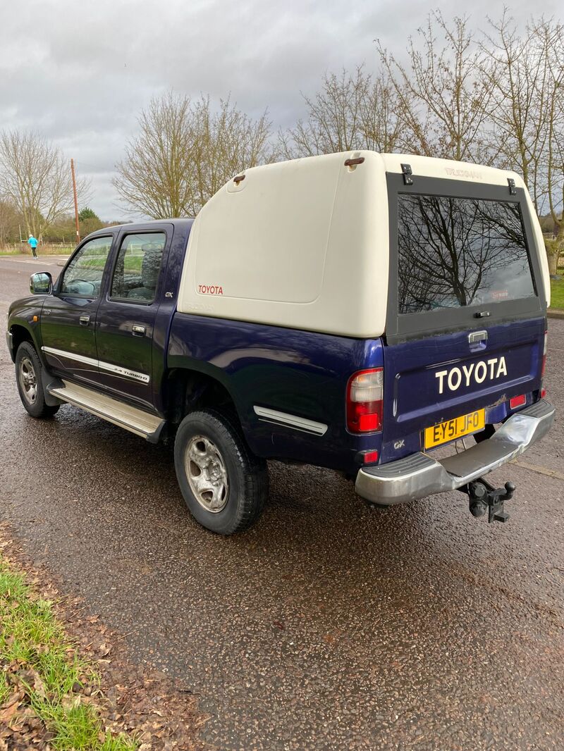 TOYOTA HILUX TD 4WD DCB PU GX 2001