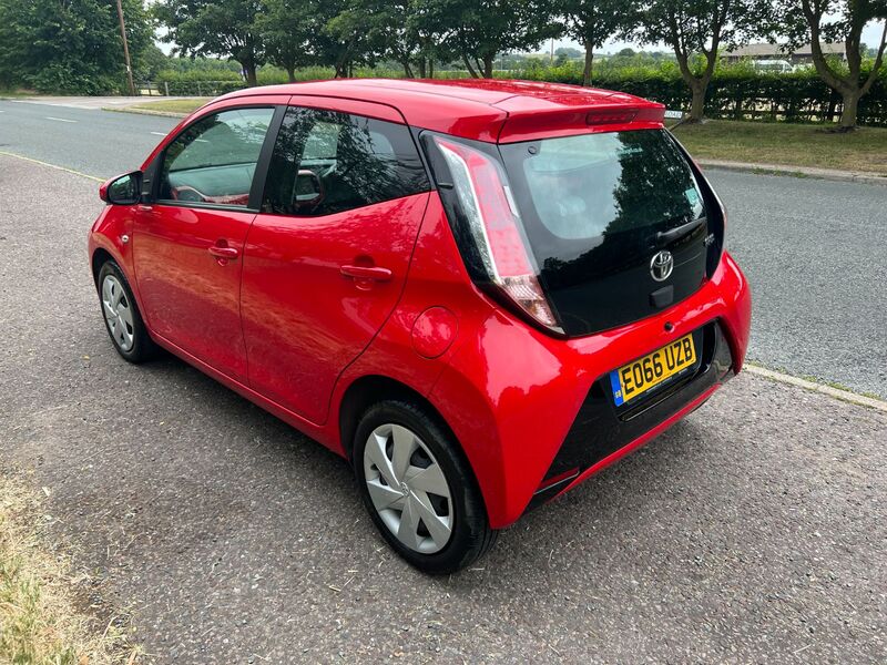 TOYOTA AYGO VVT-I X-PLAY 2016