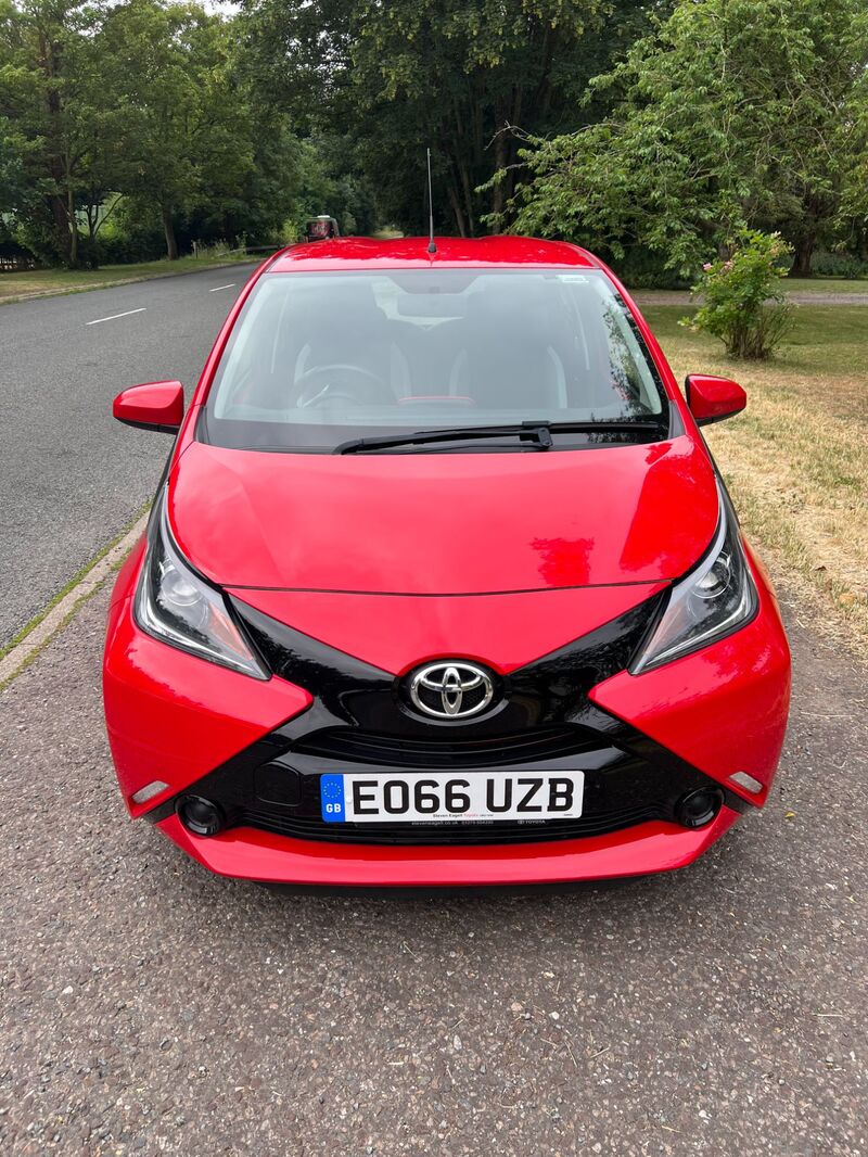 TOYOTA AYGO VVT-I X-PLAY 2016