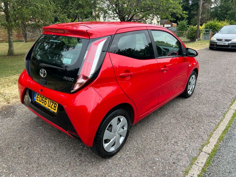 TOYOTA AYGO VVT-I X-PLAY 2016