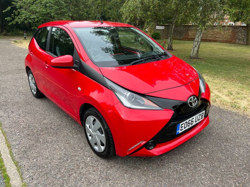 TOYOTA AYGO VVT-I X-PLAY 2016